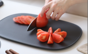 手が痛い、手入れが大変、重い! この不満全て解決するまな板